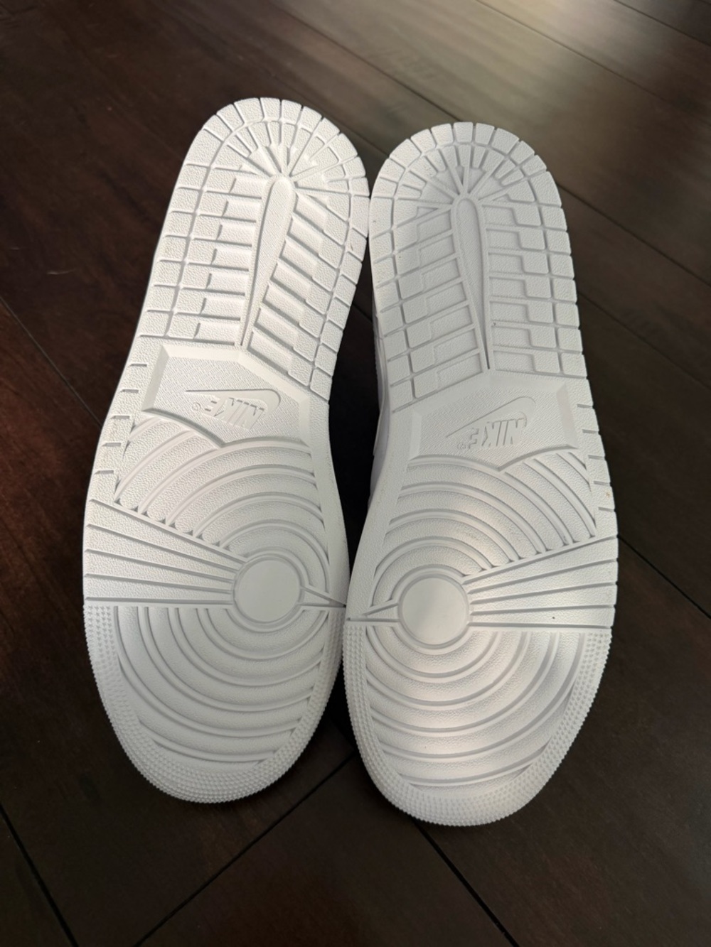 Air Jordan 1 Mid - White - Picture 3 of 4